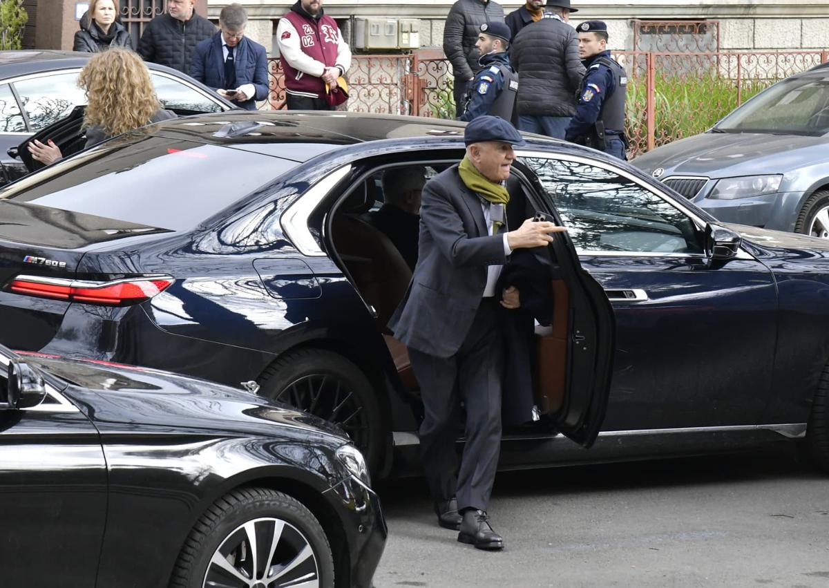 Cadre de Cristi Preda la înmormântarea lui Mircea Lucescu