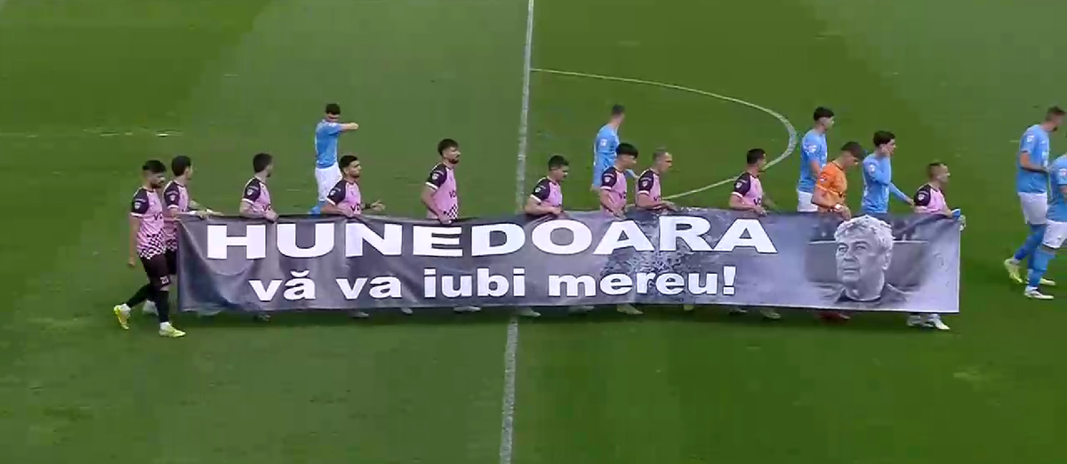 Corvinul Hunedoara, banner special pentru Mircea Lucescu