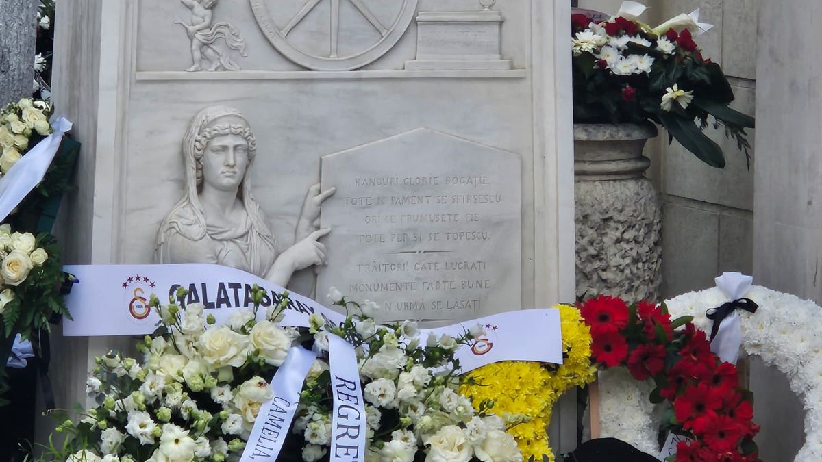Ce scrie pe cavoul lui Mircea Lucescu, înmormântat la Cimitirul Bellu