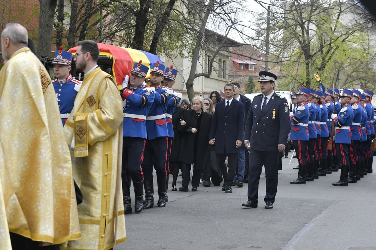 Ce au decis cei din familia Savvidis în privința înmormântării lui Mircea Lucescu