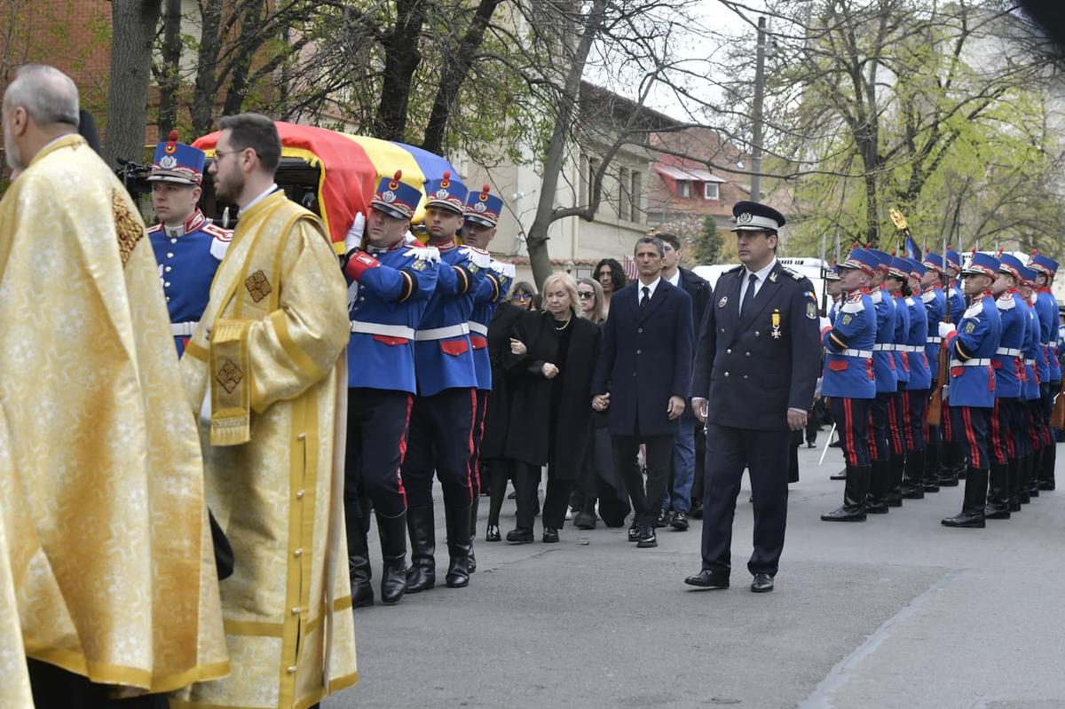 Cadre de la slujba de înmormântare a lui Mircea Lucescu - Cristi Preda