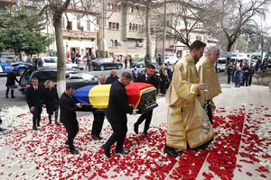 Mircea Lucescu, înmormântat astăzi » A început slujba: imagini și informații de la fața locului
