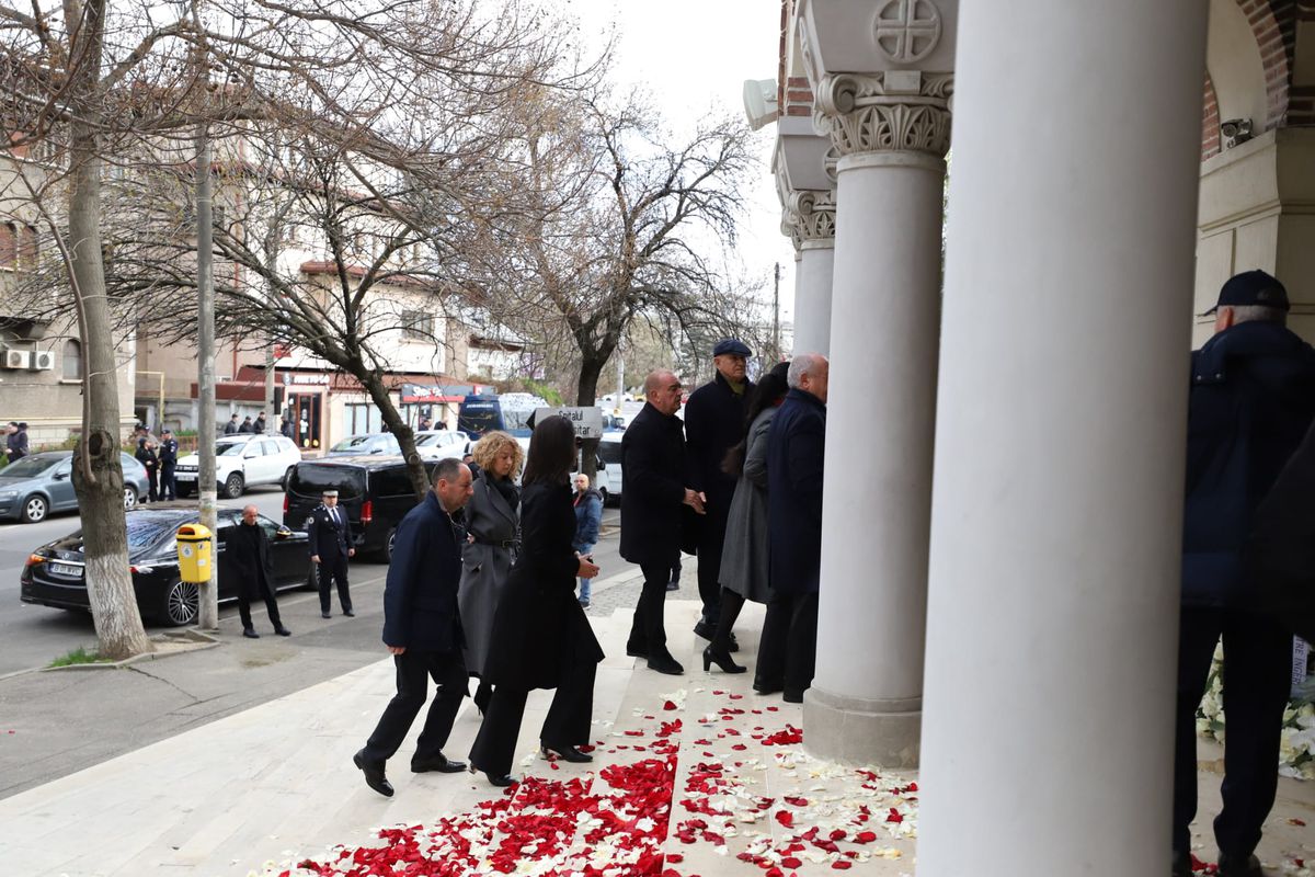 Mircea Lucescu - Cortegiu funerar + Slujbă biserică