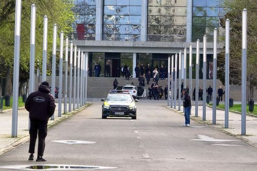 Cortegiul funerar urmează să fie pus în mișcare