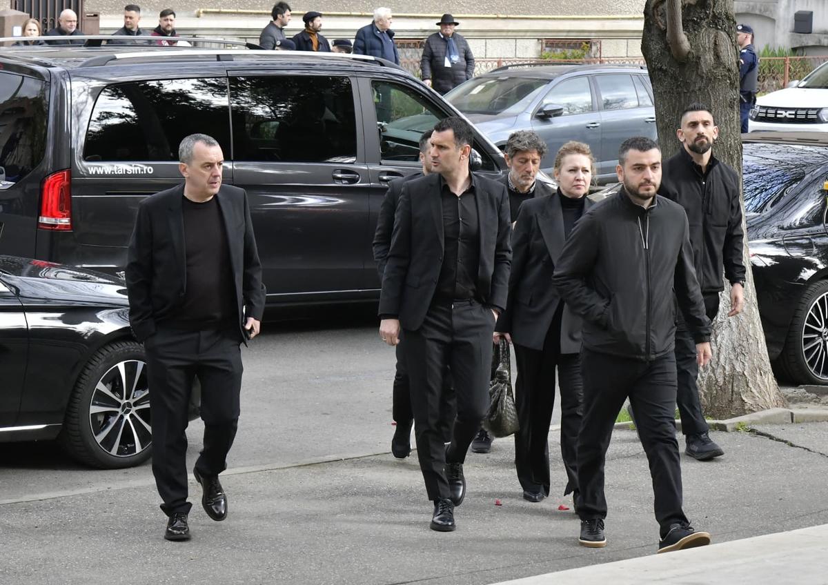 Cadre de Cristi Preda la înmormântarea lui Mircea Lucescu