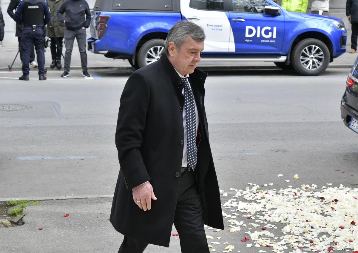 Cadre de Cristi Preda la înmormântarea lui Mircea Lucescu