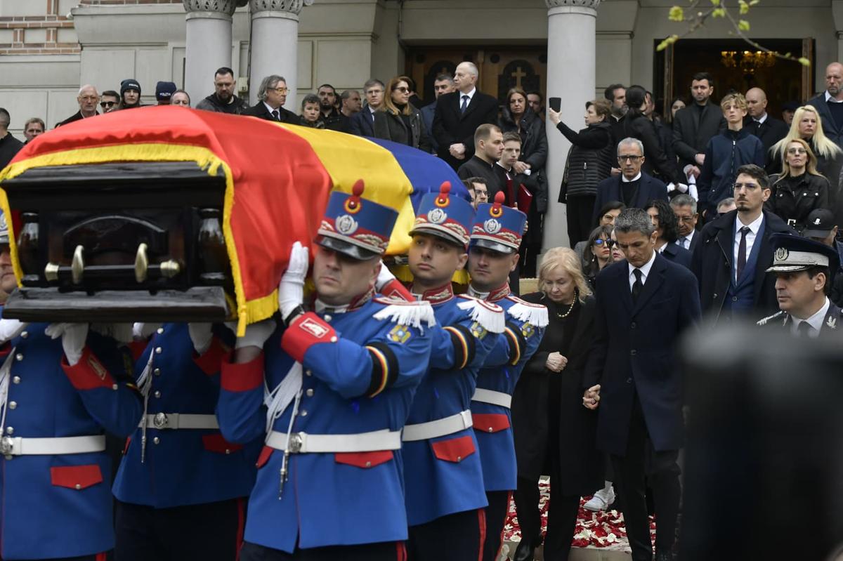 Cadre de la slujba de înmormântare a lui Mircea Lucescu - Cristi Preda