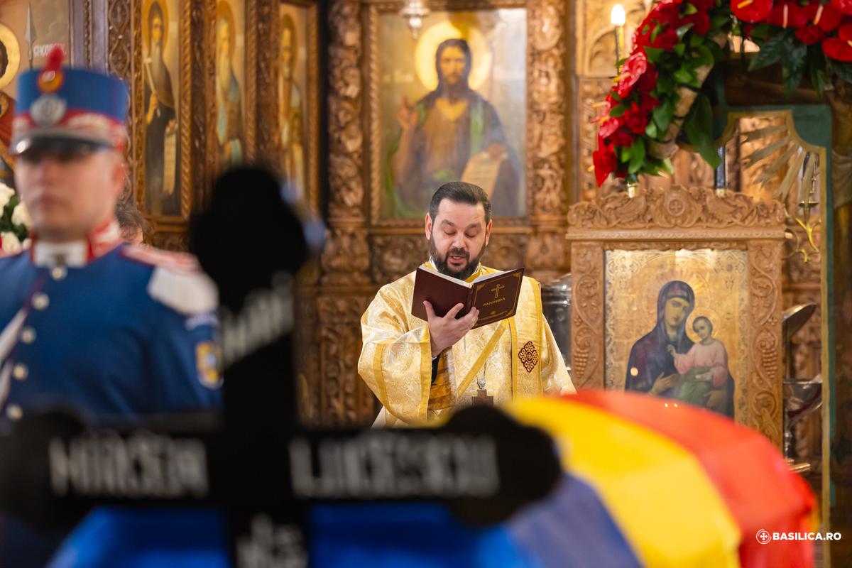PS Timotei Prahoveanul a oficiat slujba Înmormântării pentru Mircea Lucescu