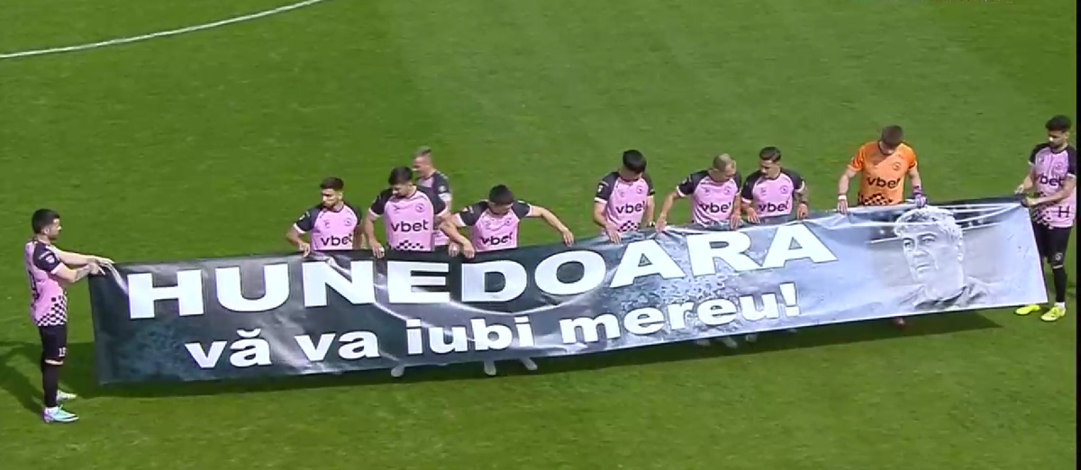 Gest superb la Voluntari! Jucătorii Corvinului Hunedoara, gest onorabil pentru Mircea Lucescu