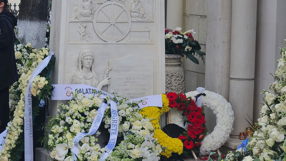 Ce scrie pe cavoul lui Mircea Lucescu, înmormântat la Cimitirul Bellu