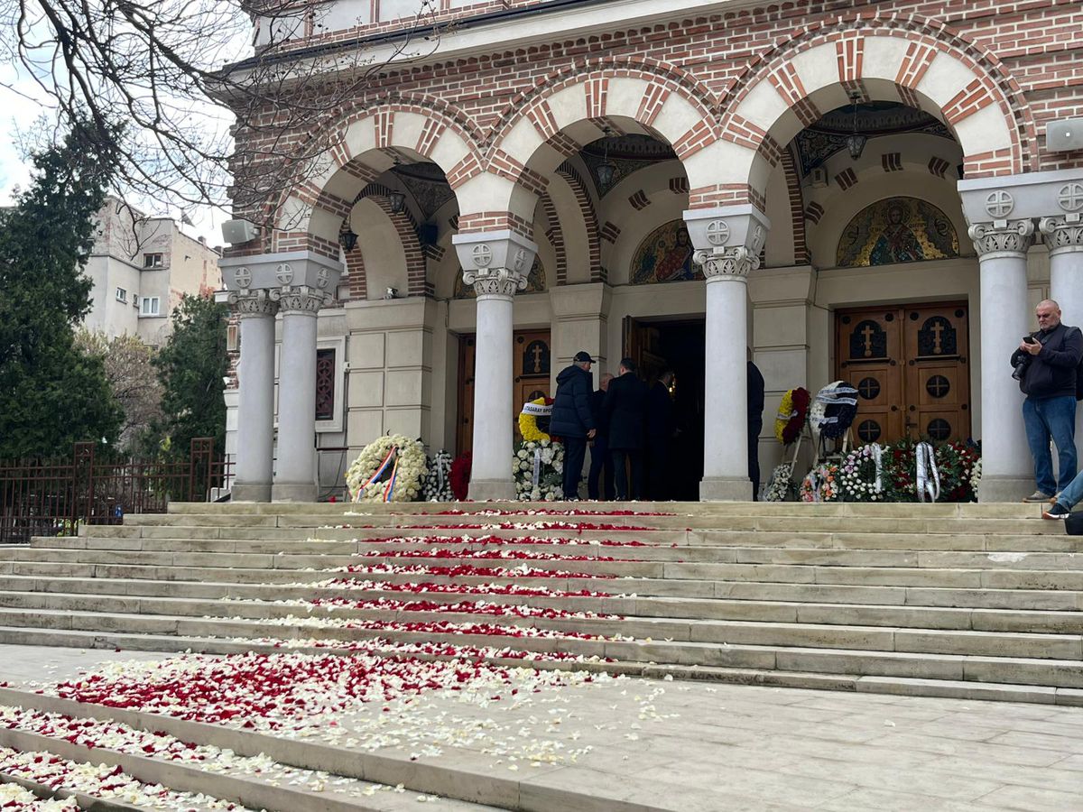 Mircea Lucescu - Cortegiu funerar + Slujbă biserică
