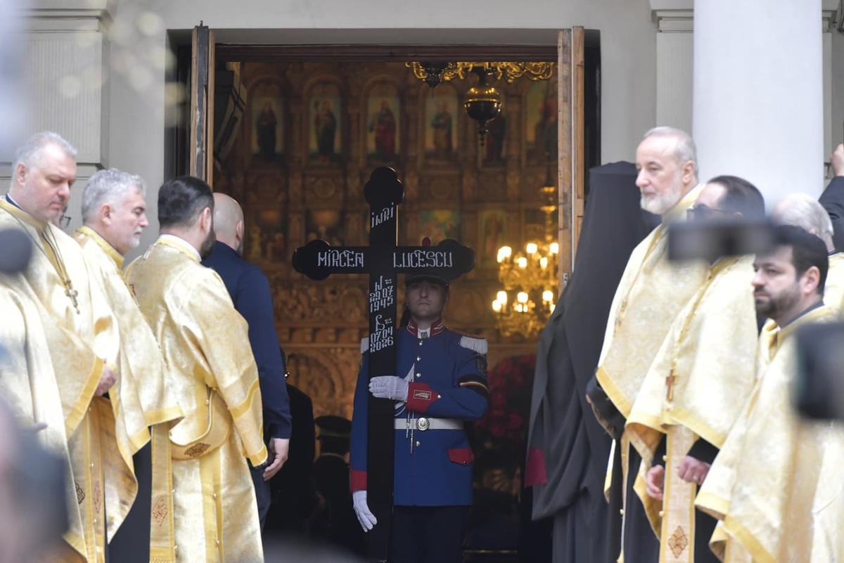 Cadre de la slujba de înmormântare a lui Mircea Lucescu - Cristi Preda