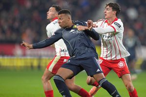 Real Madrid - Girona » Gazdele, tot mai departe de Barcelona: echipe probabile