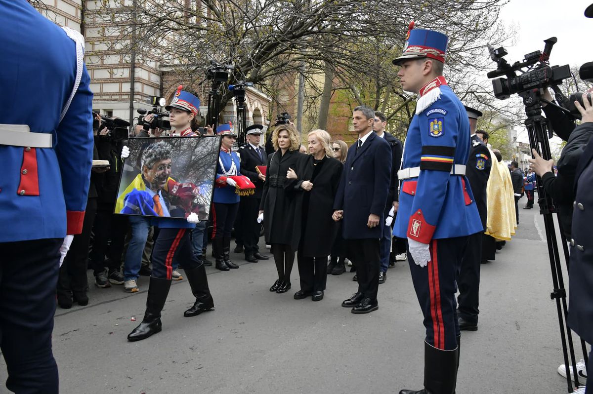 Ce au decis cei din familia Savvidis în privința înmormântării lui Mircea Lucescu
