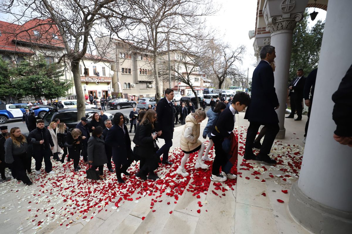 Mircea Lucescu - Cortegiu funerar + Slujbă biserică