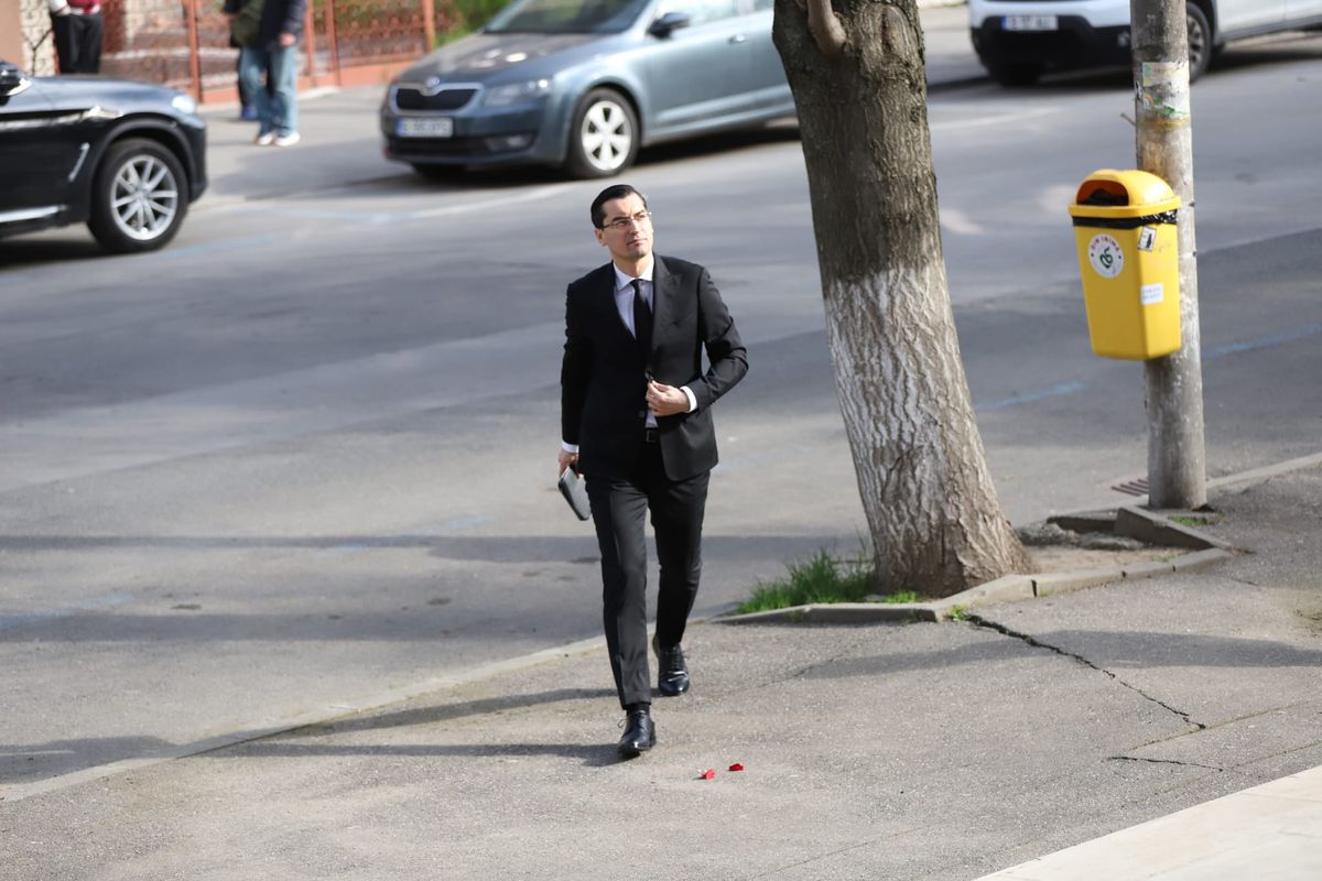 Foști elevi și colegi de generație, la înmormântarea lui Mircea Lucescu