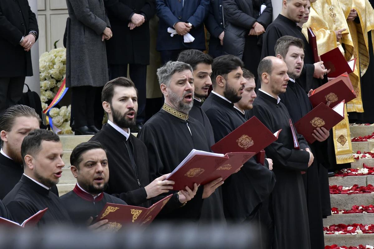 Cadre de la slujba de înmormântare a lui Mircea Lucescu - Cristi Preda