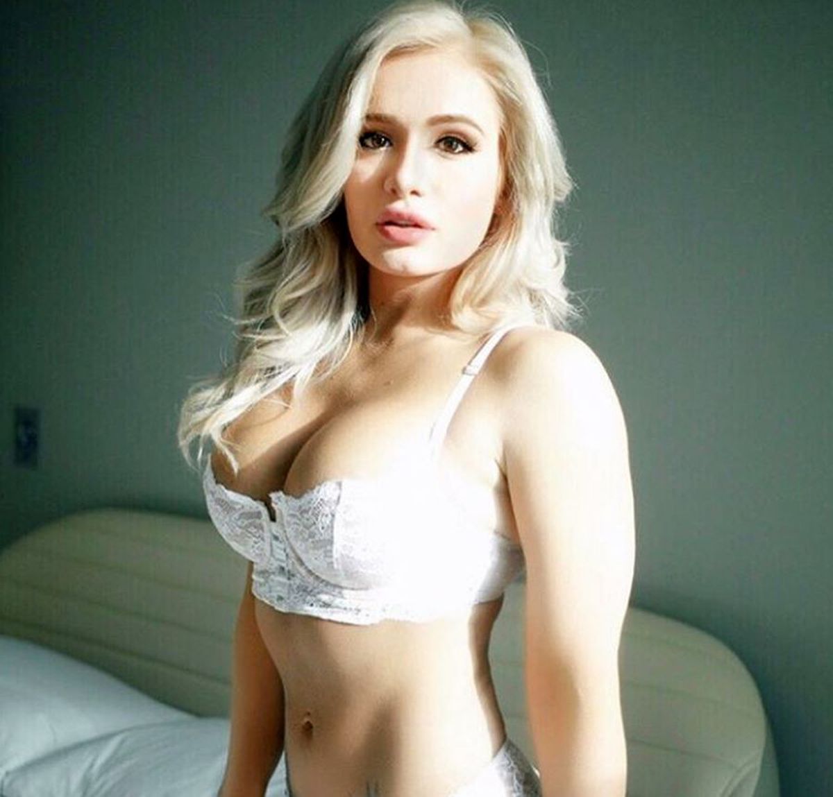 Din ring direct pe OnlyFans: „Eu sunt cadoul vostru” » Are origini românești