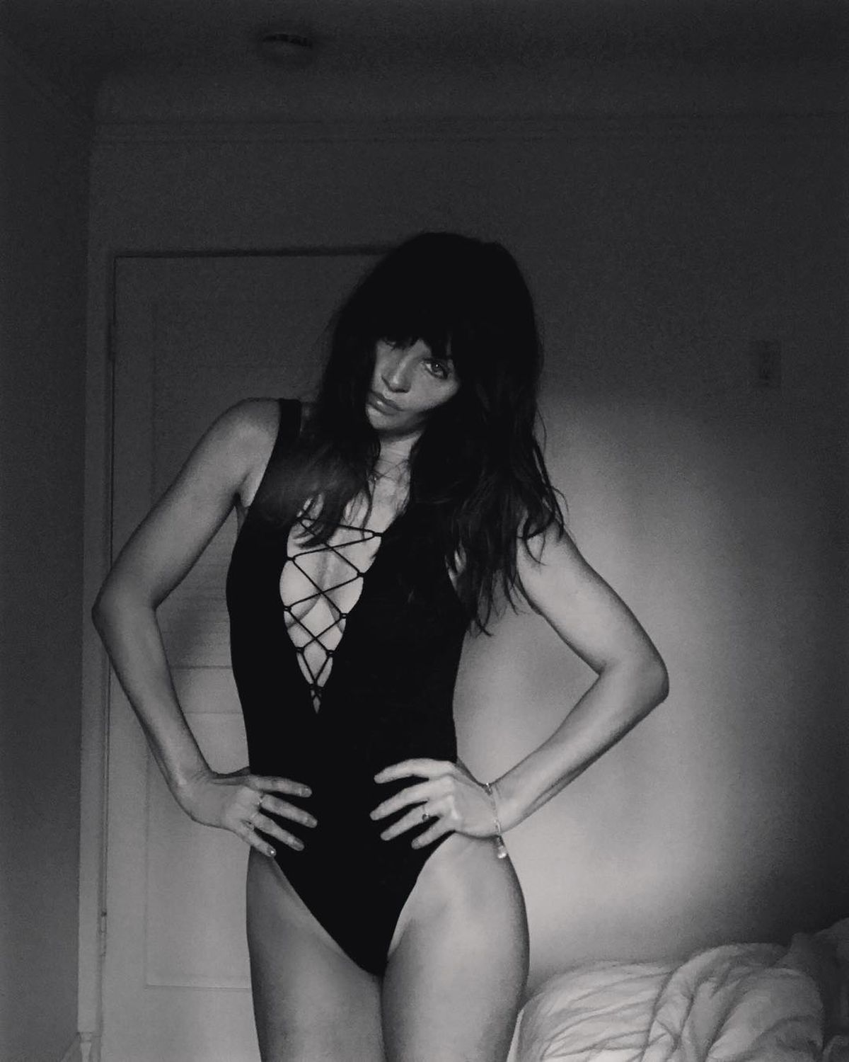 FOTO + VIDEO. La 51 de ani, fostul model Victoria's Secrets și-a șocat urmăritorii de pe instagram » Helena Christensen a sfidat zăpada din New York