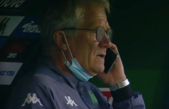 Moment surprinzător la Atena: Boloni a fost prins vorbind la telefon în timpul meciului!