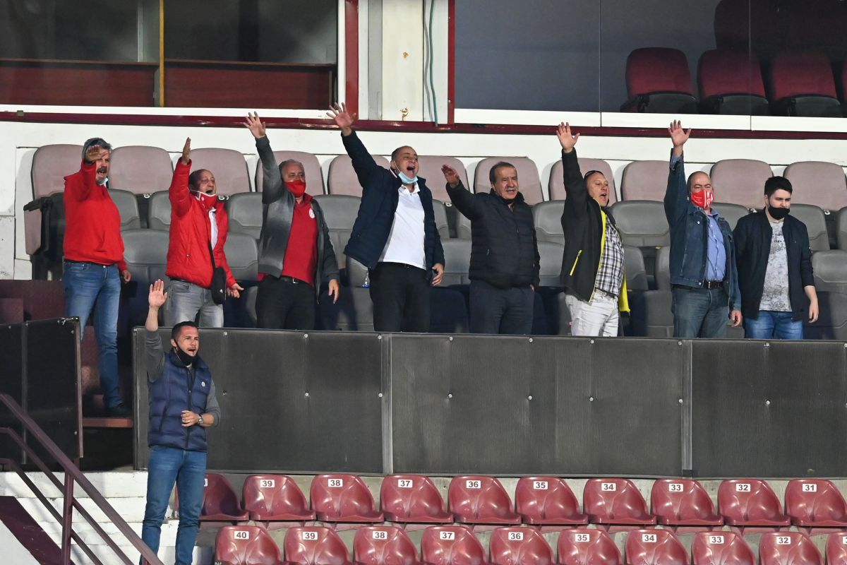 Secretul victoriei cu CFR Cluj » SMS-urile primite de oamenii din staff-ul lui Sepsi înaintea meciului