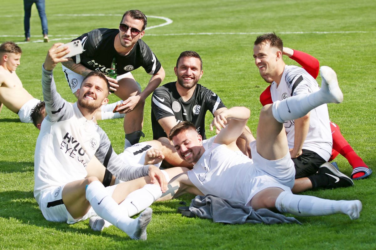 Blat în Germania: „De ce să mai atacăm?” » Contracandidatele fac scandal