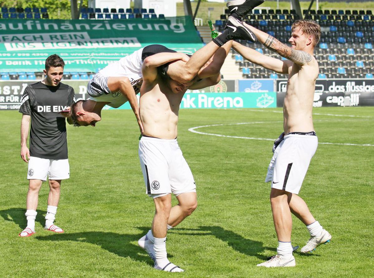 Blat în Germania: „De ce să mai atacăm?” » Contracandidatele fac scandal