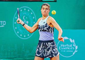 Sorana Cîrstea, eliminată de Jabeur după un set secund colosal! „Scurtele” din tie-break au făcut diferența la Roma