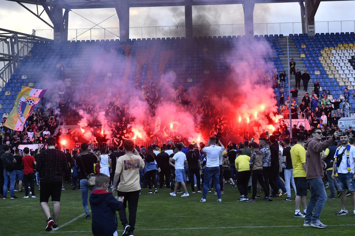 Imagini spectaculoase de la petrecerea de promovare a Petrolului în Liga 1