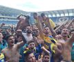 Antrenorii și jucătorii au sărbătorit alături de  fanii fericiți