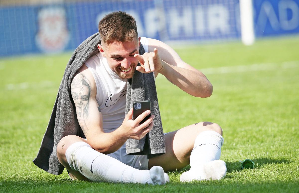 Blat în Germania: „De ce să mai atacăm?” » Contracandidatele fac scandal