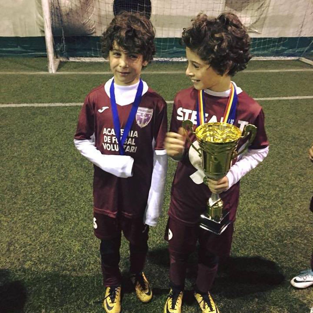 Gemenii fostului antrenor de la FCSB au debutat în Liga 3 la 14 ani și 4 luni » Pasă de gol la prima atingere