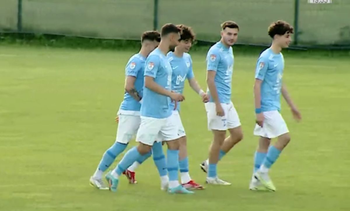 Gemenii fostului antrenor de la FCSB au debutat în Liga 3 la 14 ani și 4 luni » Pasă de gol la prima atingere