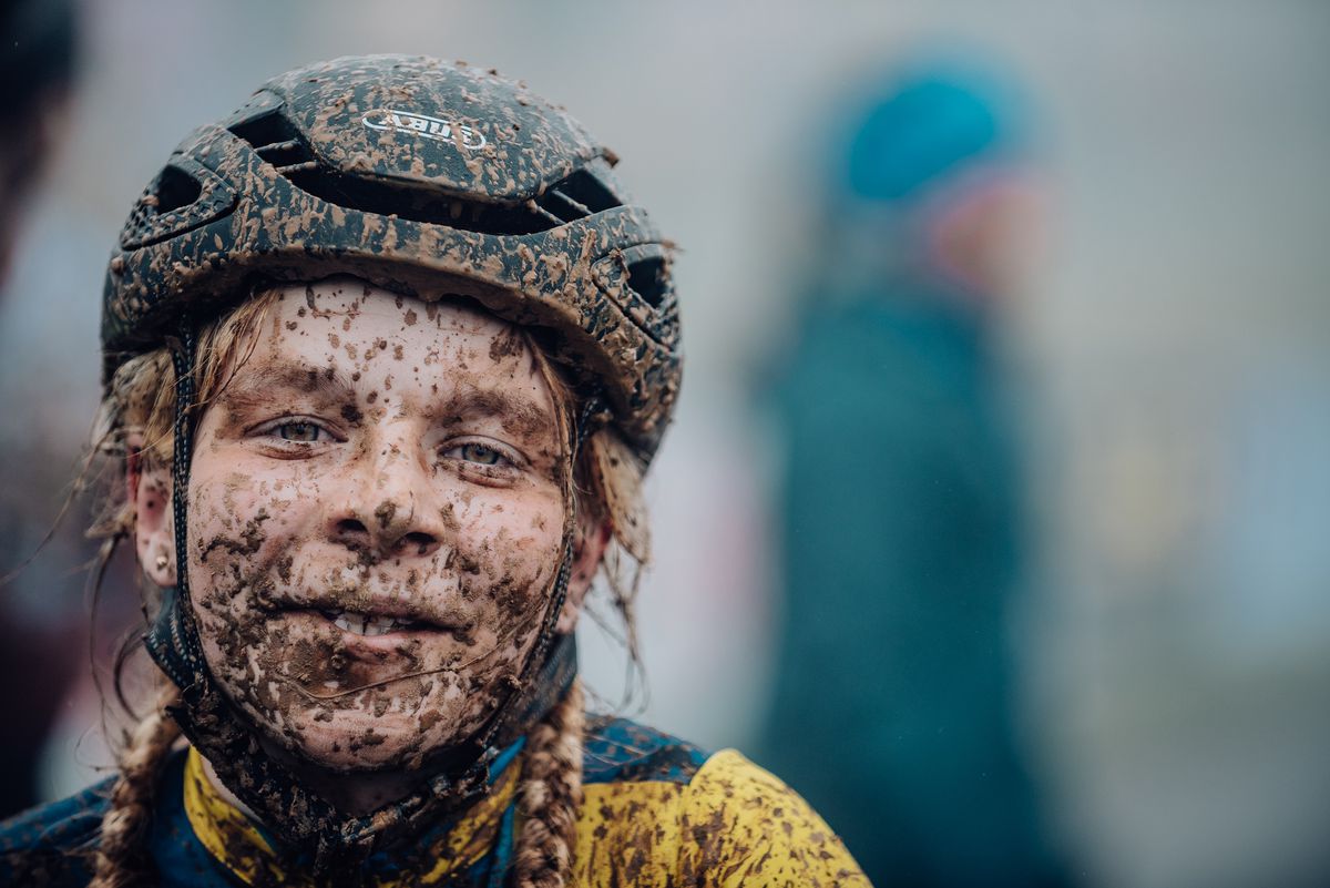 Imagini FABULOASE » Show în noroi la Campionatele Europene de Mountain Bike de la Cheile Grădiștei