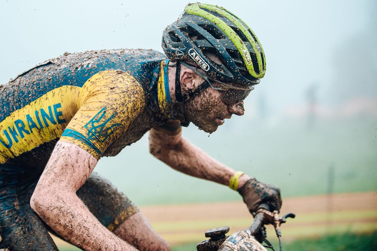 Imagini FABULOASE » Show în noroi la Campionatele Europene de Mountain Bike de la Cheile Grădiștei