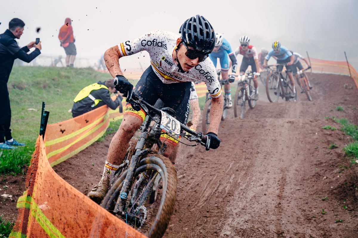 Imagini FABULOASE » Show în noroi la Campionatele Europene de Mountain Bike de la Cheile Grădiștei