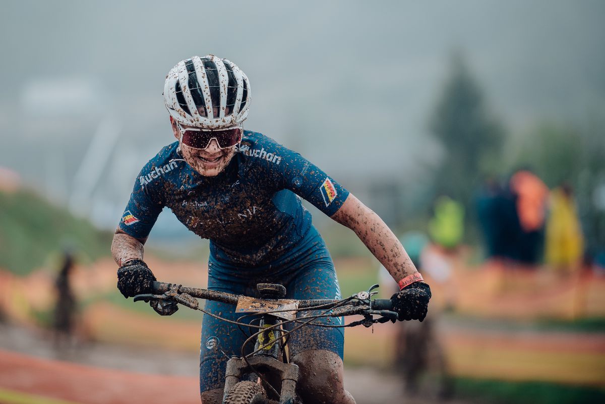 Imagini FABULOASE » Show în noroi la Campionatele Europene de Mountain Bike de la Cheile Grădiștei