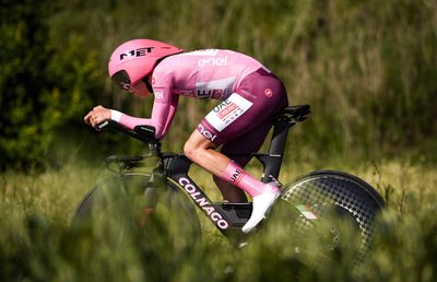 Tadej Pogacar îl zdrobește pe Filippo Ganna în contratimp și câștigă etapa a șaptea din Giro d'Italia