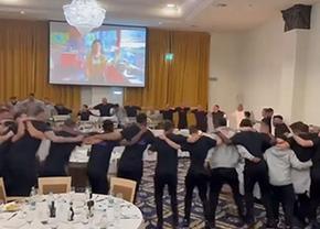 Imagini FABULOASE » Cum au sărbătorit jucătorii de la FCSB titlul: horă și râuri de șampanie