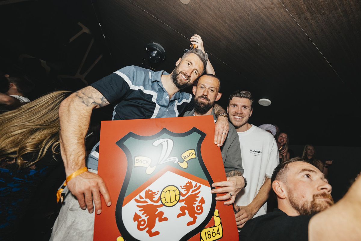 Au promovat și patronul le-a făcut cadou o escapadă în Las Vegas! Noapte de pomină