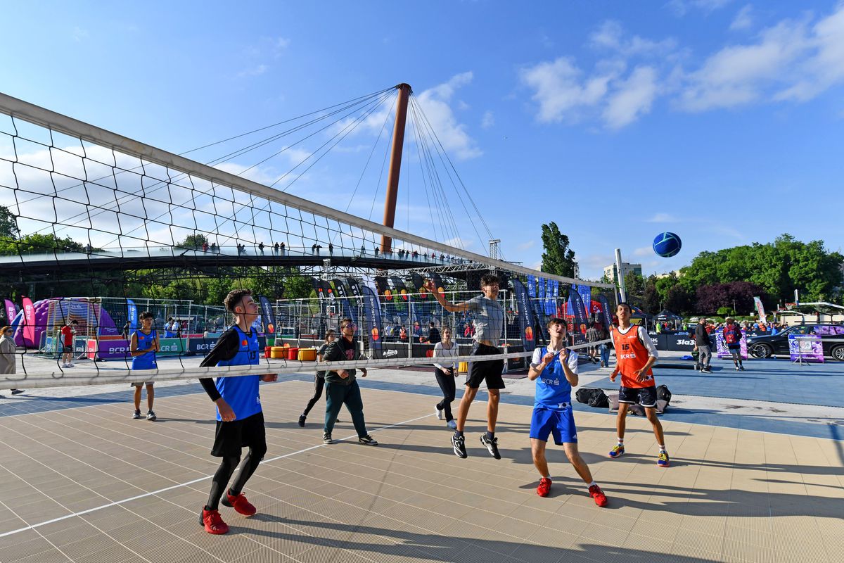 Peste două mii de oameni au jucat baschet la Sport Arena Streetball » Cine sunt câștigătorii și cum arată programul viitor