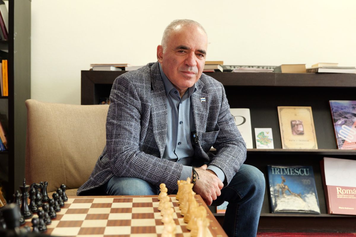 Garry Kasparov, interviu-eveniment: „Europa a ratat șansa unui cvasistat cu milioane de ruși, care ar fi întors războiul!” + „Ce se întâmplă la București salvează istoria șahului clasic”