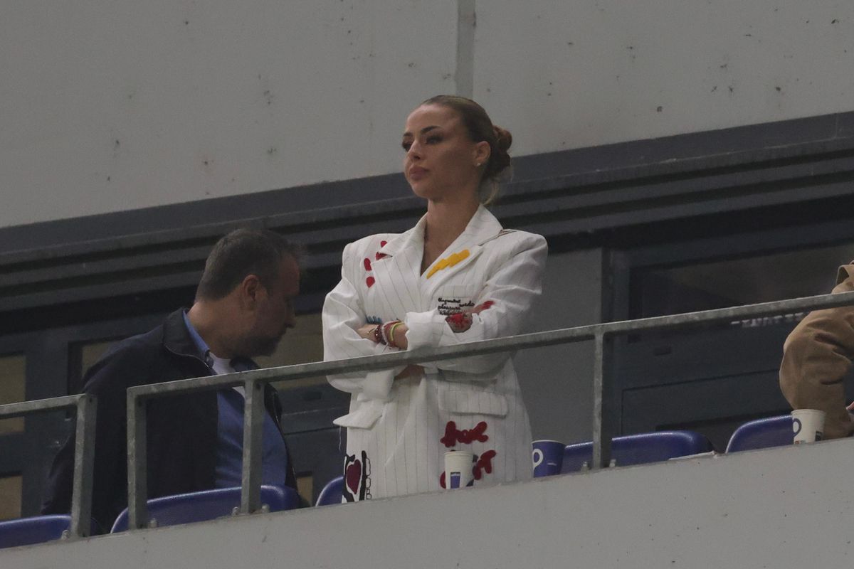 În timp ce FCSB sărbătorea titlul, Mirel Rădoi se descătușa la microfon: „Sunt prostul proștilor!”