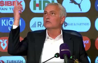 Jose Mourinho, cap sau pajură! » „Eu merg noaptea la distracție în club. Așa fac eu, arunc monedele în sus!”