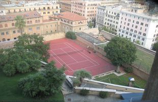 Vaticanul ascunde un teren de tenis pe care Papa Leon al XIV-lea își poate cultiva pasiunea » „Sportul Alb” are o istorie de 5 secole în cel mai mic stat din lume