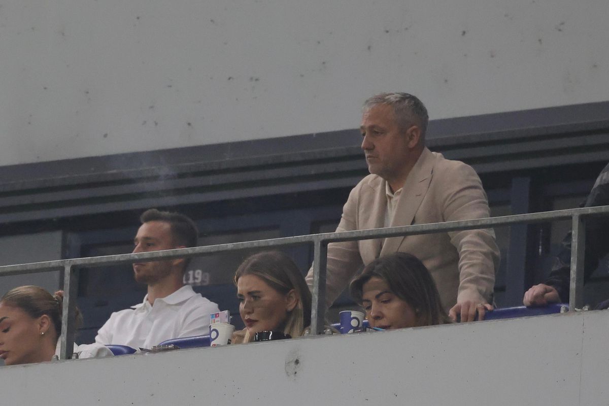 În timp ce FCSB sărbătorea titlul, Mirel Rădoi se descătușa la microfon: „Sunt prostul proștilor!”