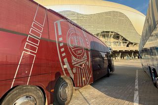 Universitatea Craiova - CFR Cluj a început din parcare! Autocarele celor două formații s-au „șters” ușor