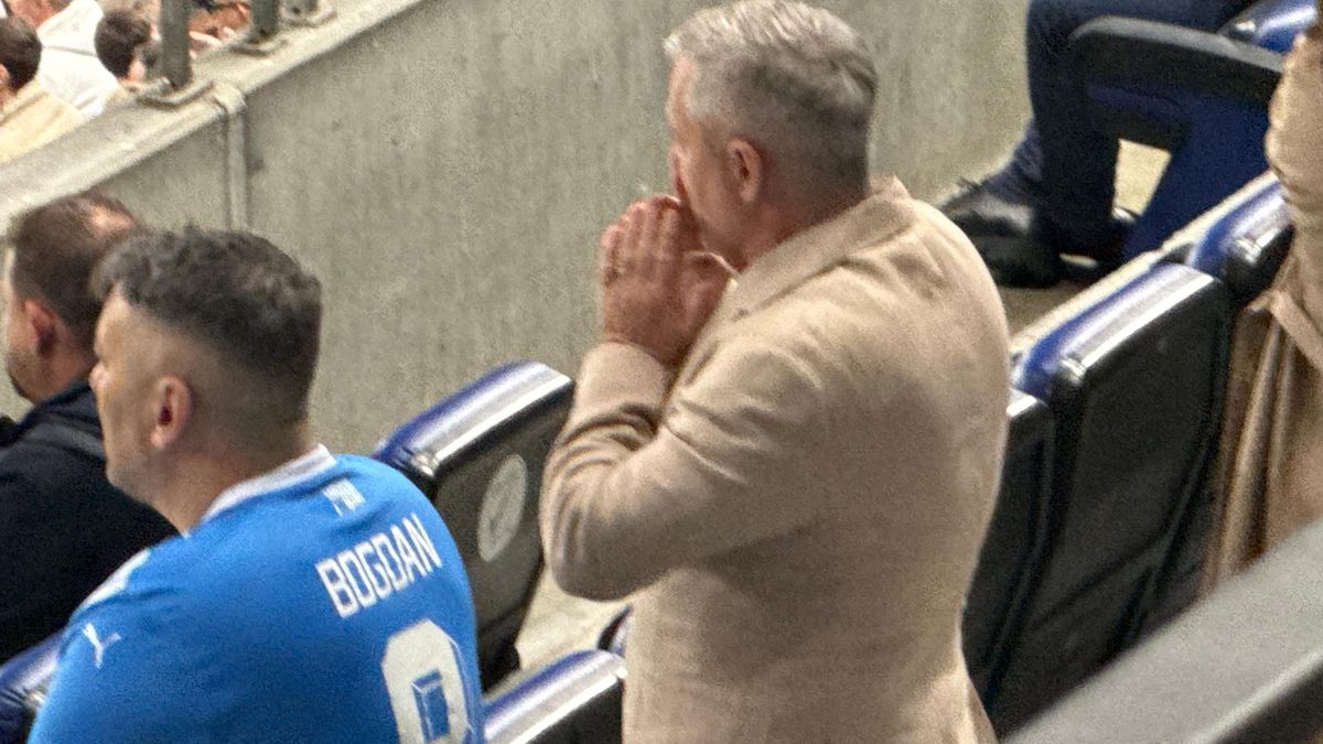 Ce nu s-a văzut la TV în Universitatea Craiova - CFR Cluj » Cum s-au manifestat Rotaru, Rădoi și Dan Petrescu