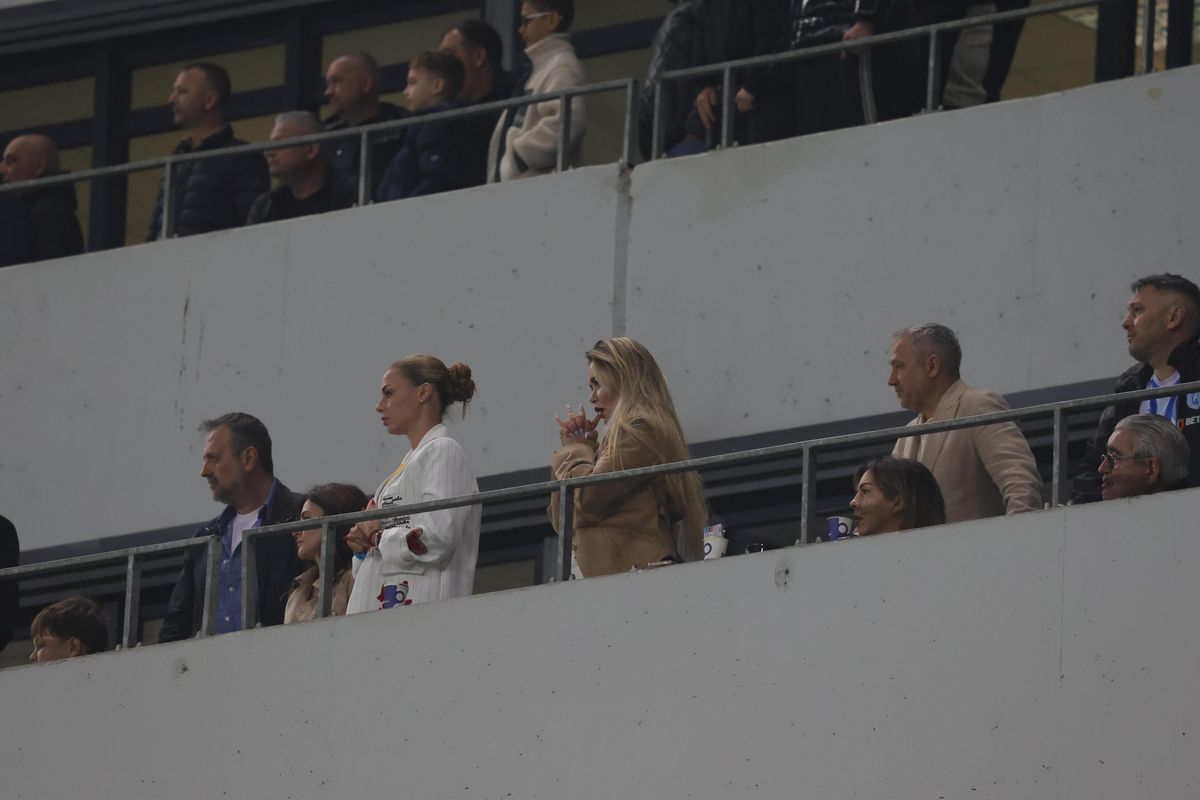 În timp ce FCSB sărbătorea titlul, Mirel Rădoi se descătușa la microfon: „Sunt prostul proștilor!”