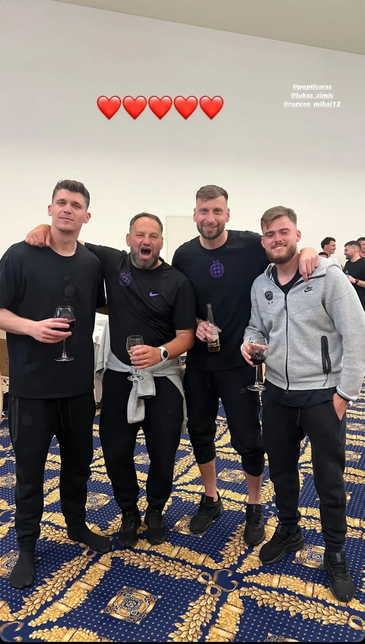 GALERIE FOTO. Jucătorii de la FCSB au celebrat titlul: „Campionii, campionii”